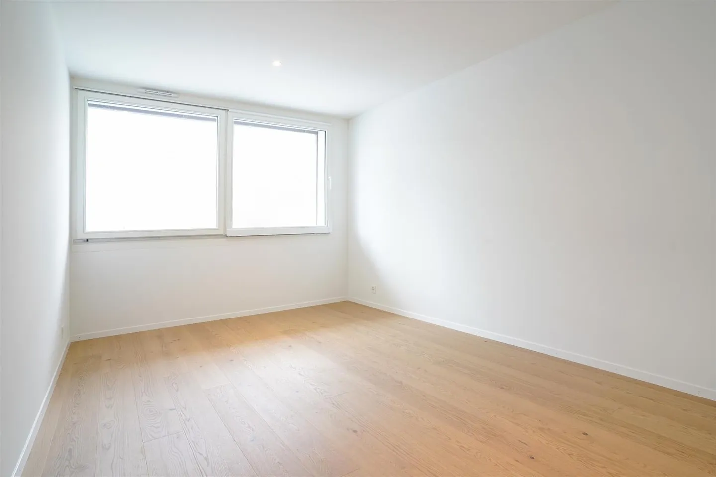 Rare à louer, appartement lumineux au cœur de la ville - Photo 4 sur 7