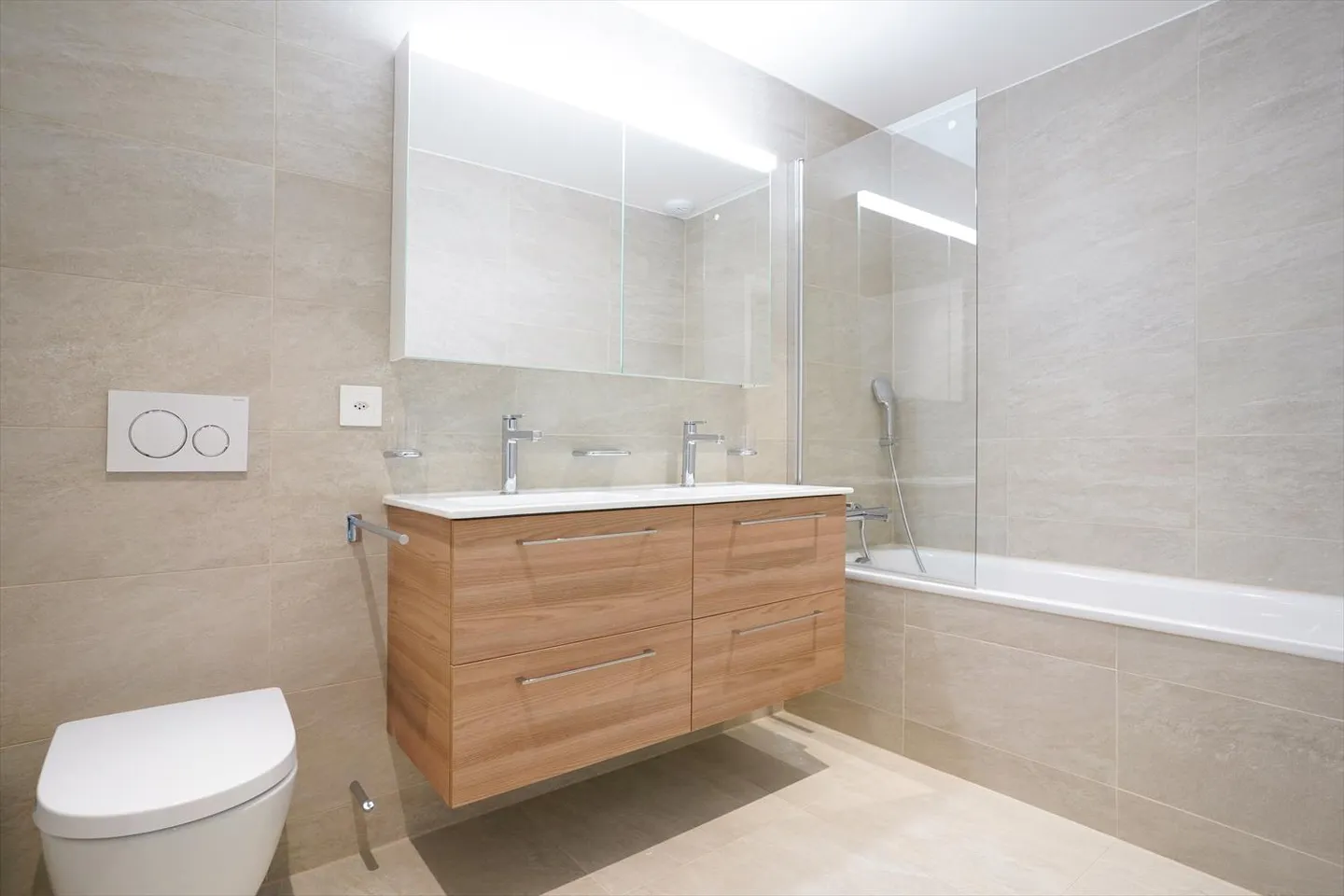 Rare à louer, appartement lumineux au cœur de la ville - Photo 5 sur 7