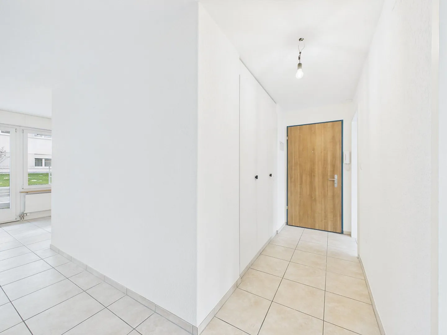 Geräumige Wohnung mit Terrasse - Foto 10 von 11