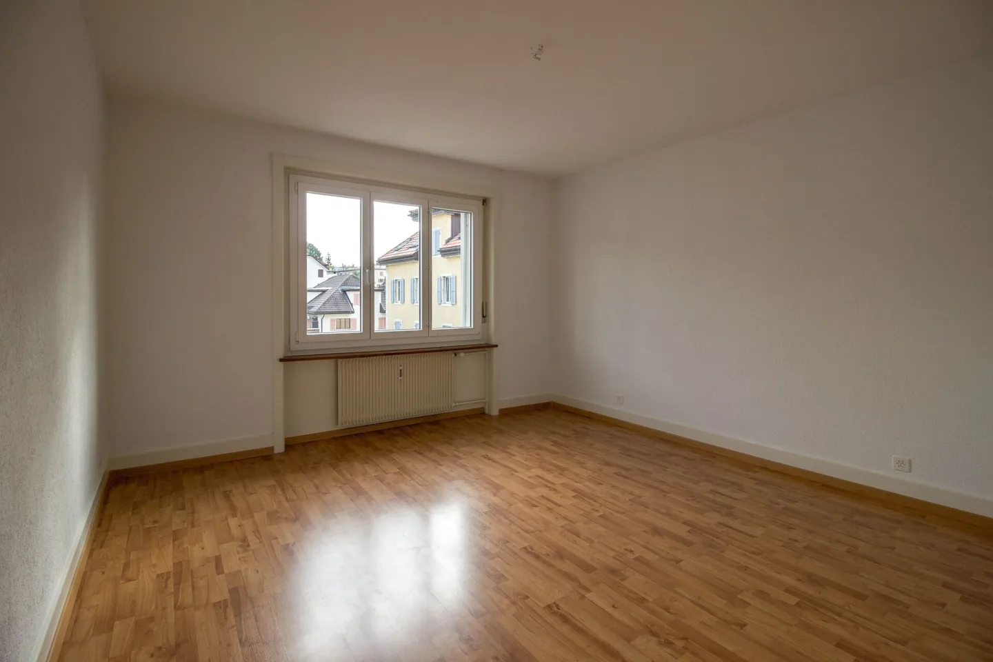 Helle 4-Zimmer-Wohnung mit Balkon - Foto 4 von 6