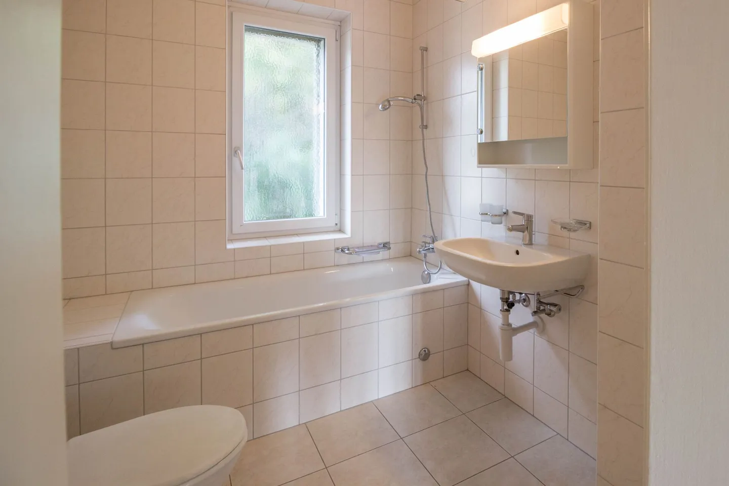 Helle 4-Zimmer-Wohnung mit Balkon - Foto 3 von 6
