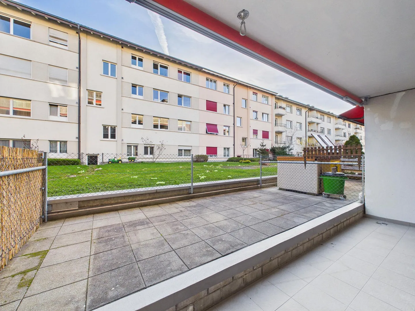 Geräumige Wohnung mit Terrasse - Foto 11 von 11