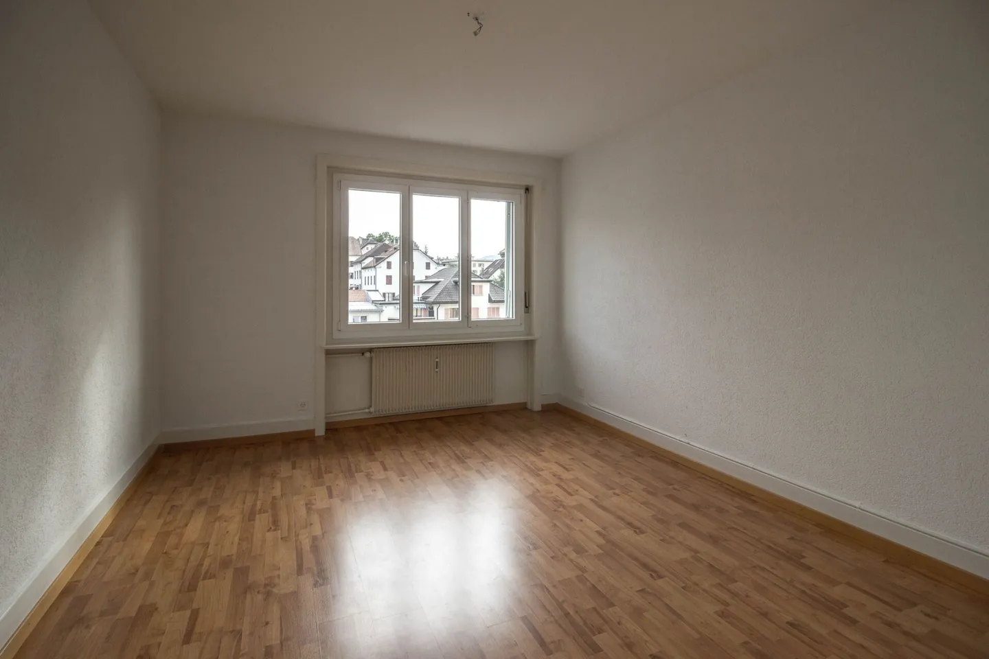 Helle 4-Zimmer-Wohnung mit Balkon - Foto 6 von 6