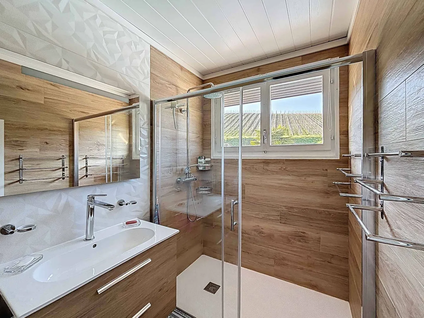 Villa con Piscina e Vista Lago - Foto 6 di 11