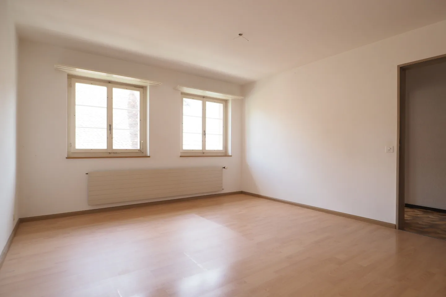 In affitto appartamento di 4,5 stanze con posto auto nel centro del villaggio di Bretzwil - Foto 7 di 10