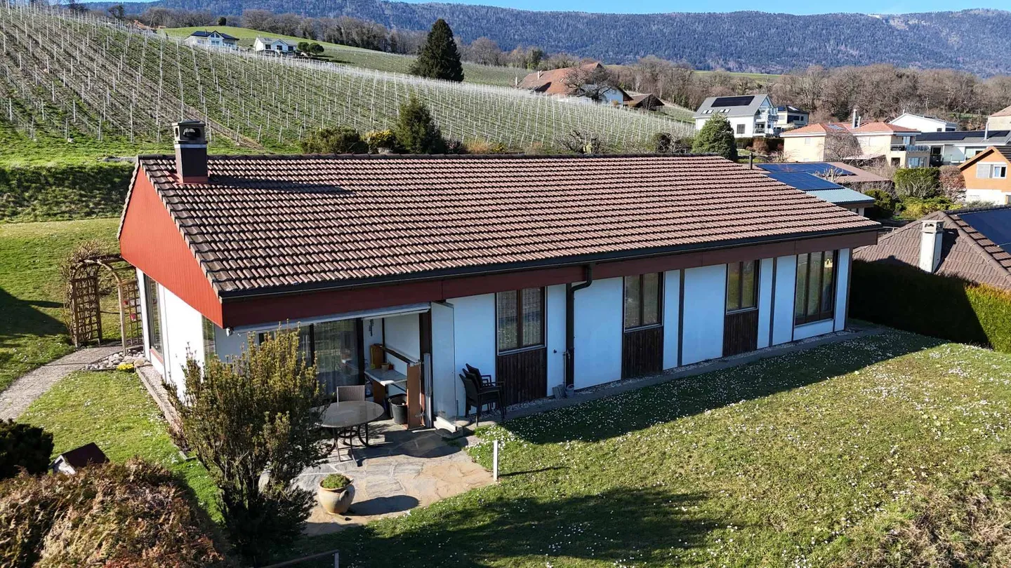 Villa con Piscina e Vista Lago - Foto 9 di 11