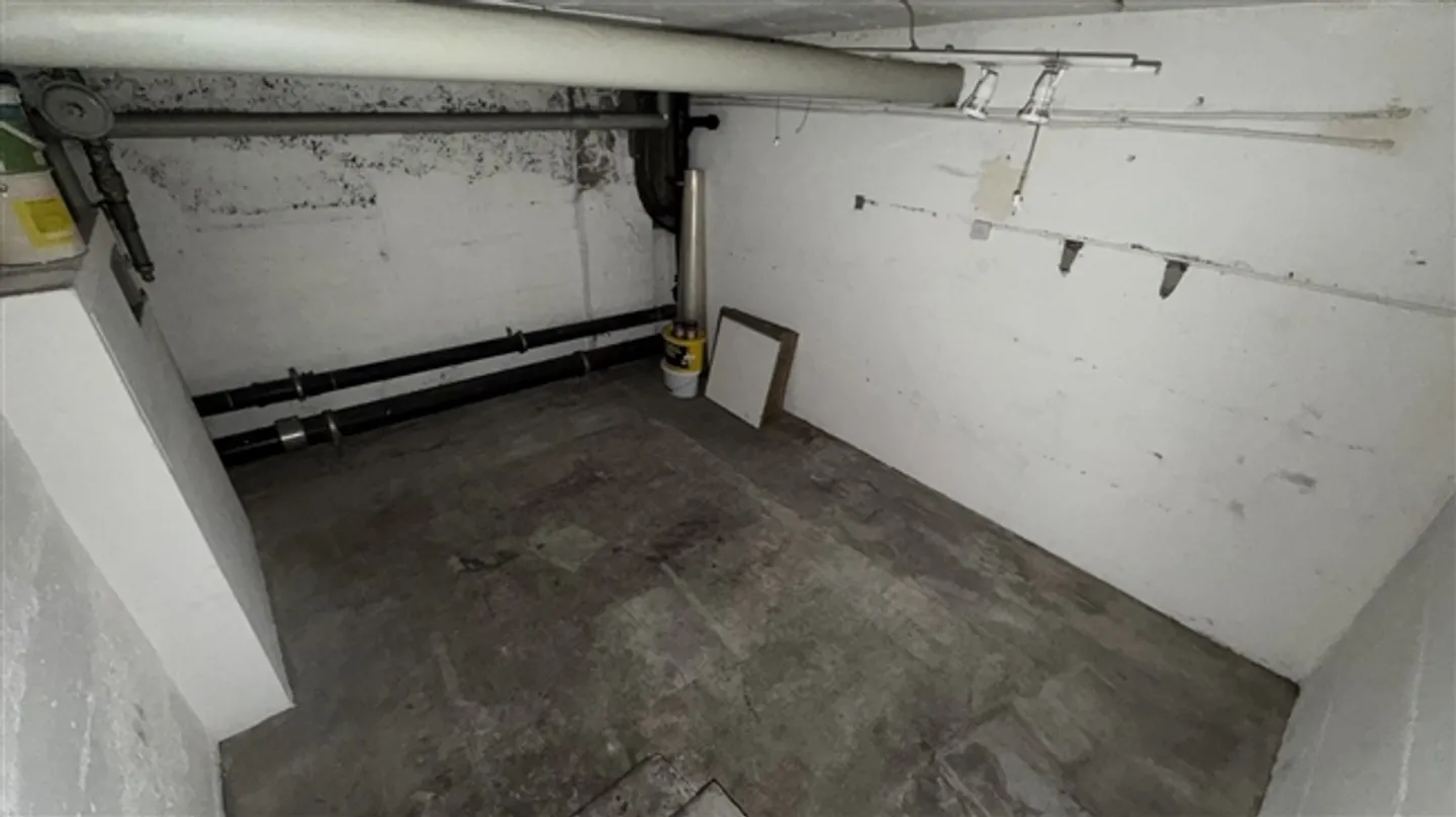 Passaggio al piano terra di circa 166m2 - Foto 4 di 5