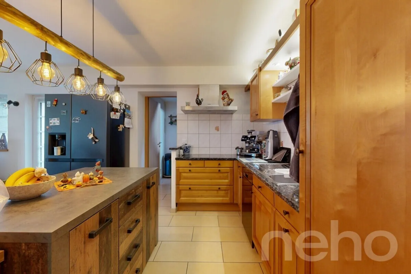 Charming building with barn, storage room and commercial space - Photo 11 of 12