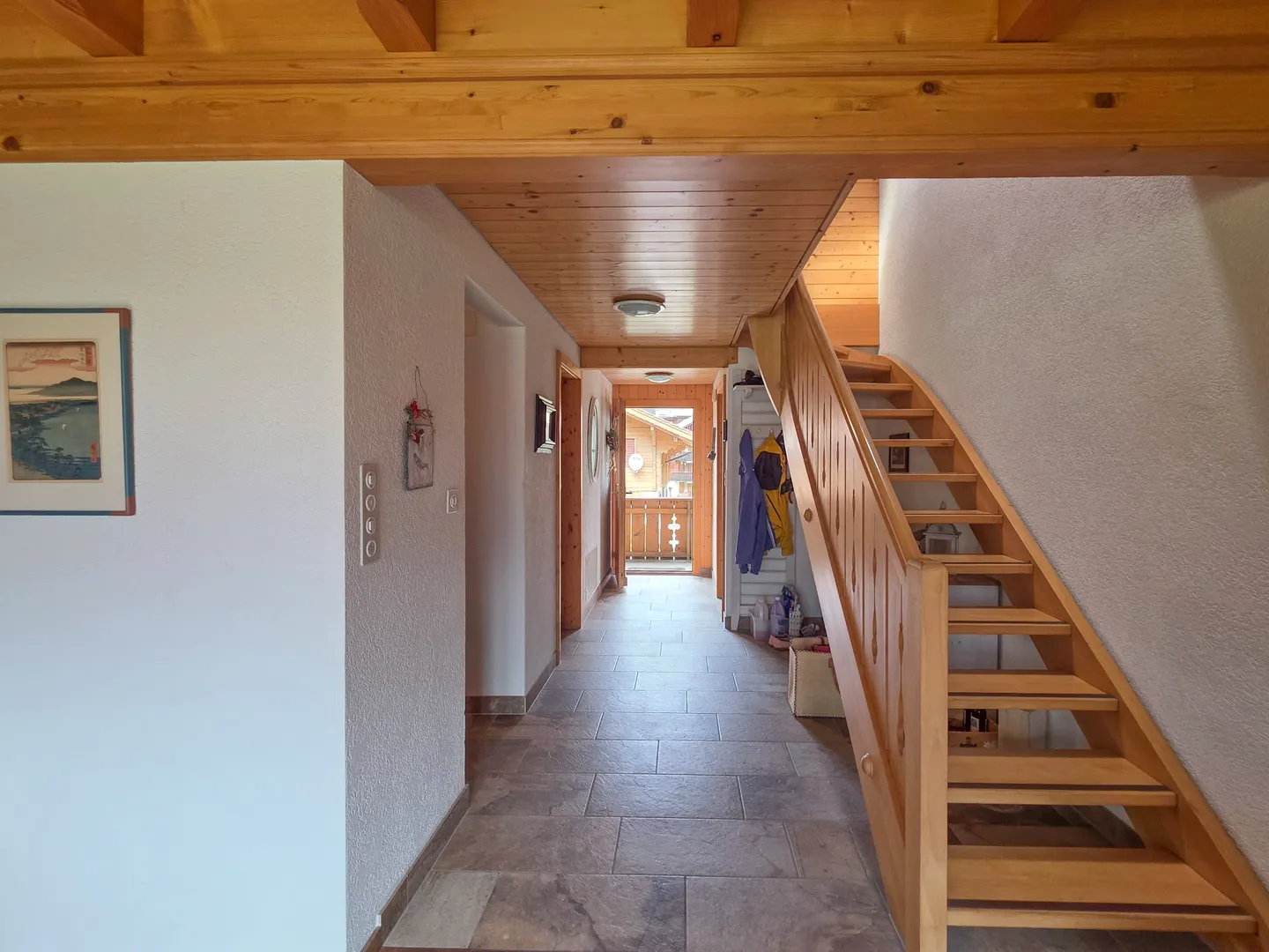 4 Room Apartment Upper/Attic Floor - Photo 7 of 18