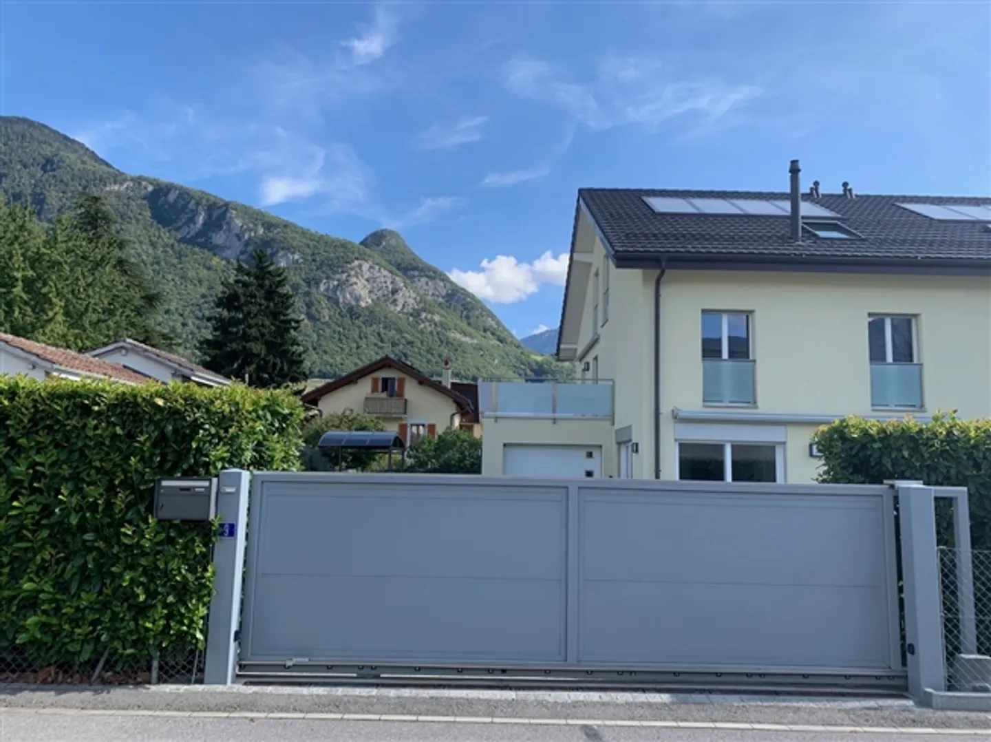 Magnifica casa a schiera di 8 stanze con terrazza e giardino - Foto 2 di 20