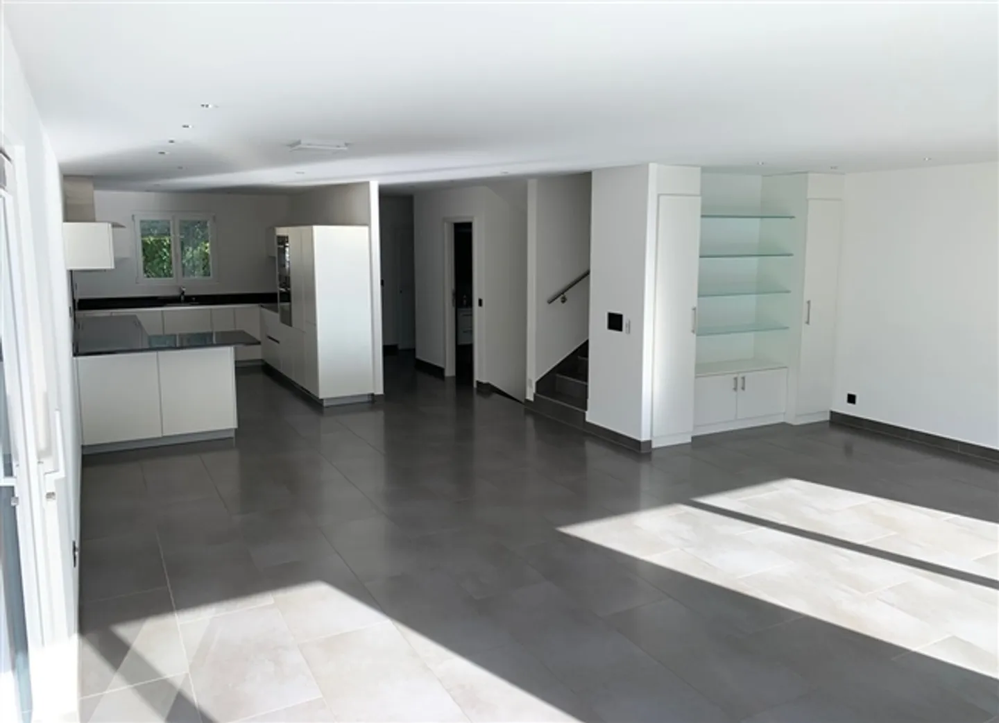 Magnifica casa a schiera di 8 stanze con terrazza e giardino - Foto 5 di 20