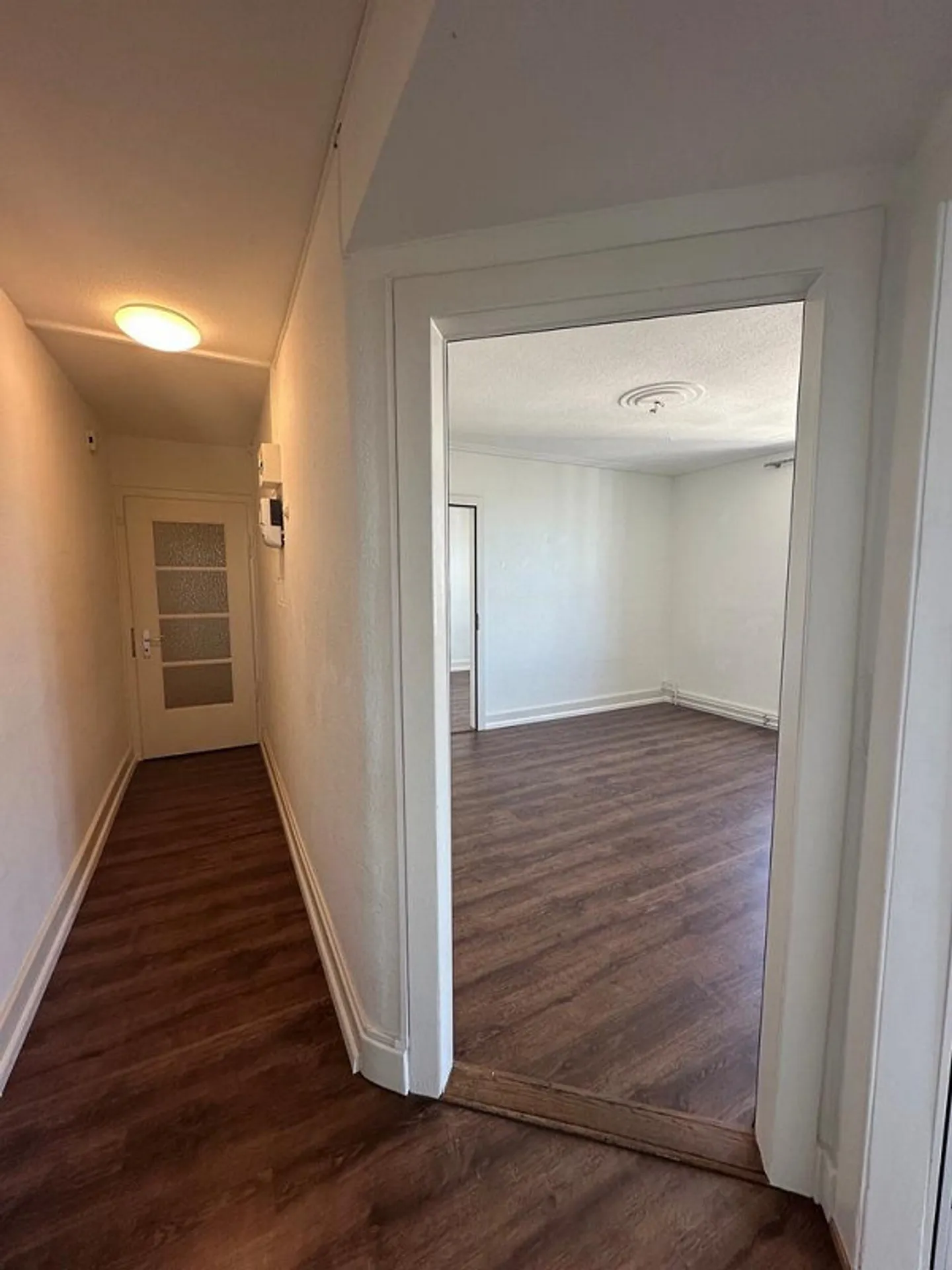 Appartement central au 5ème étage avec balcon - Photo 10 sur 12