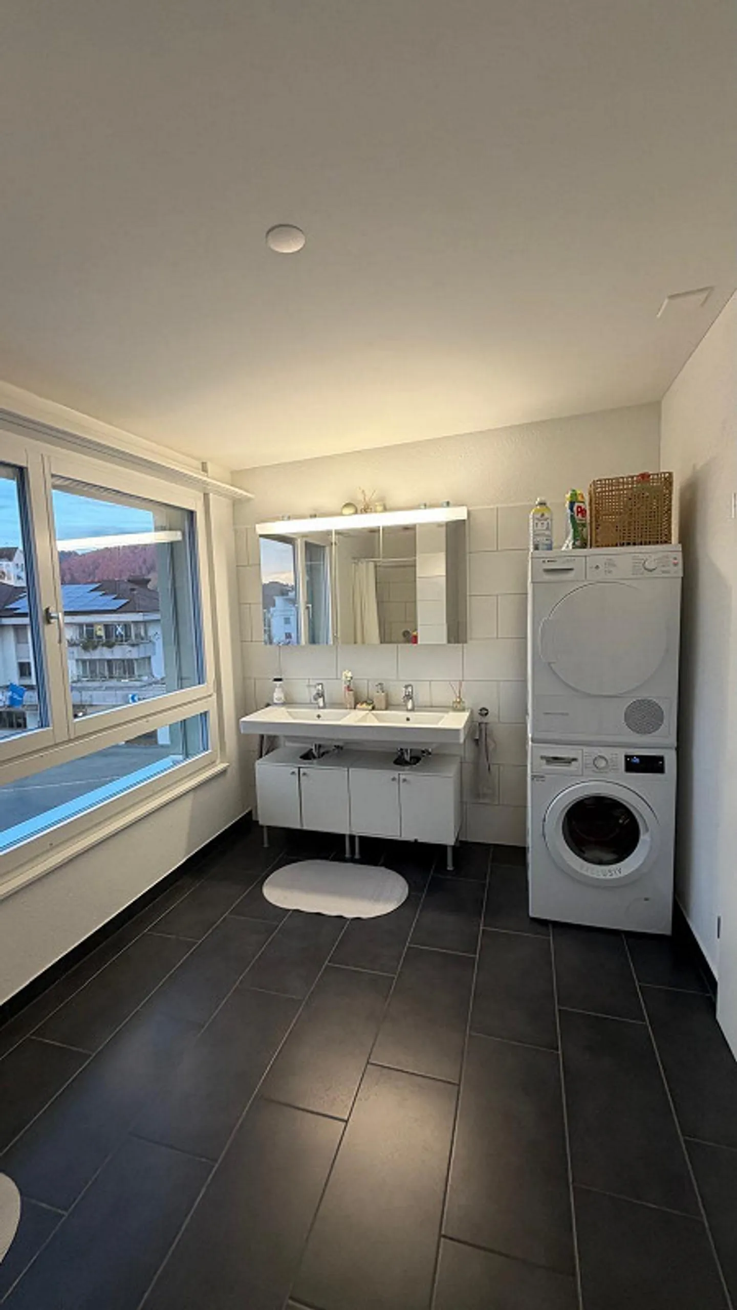 Topmoderne Attikawohnung mit grosser Terasse - Foto 4 von 7