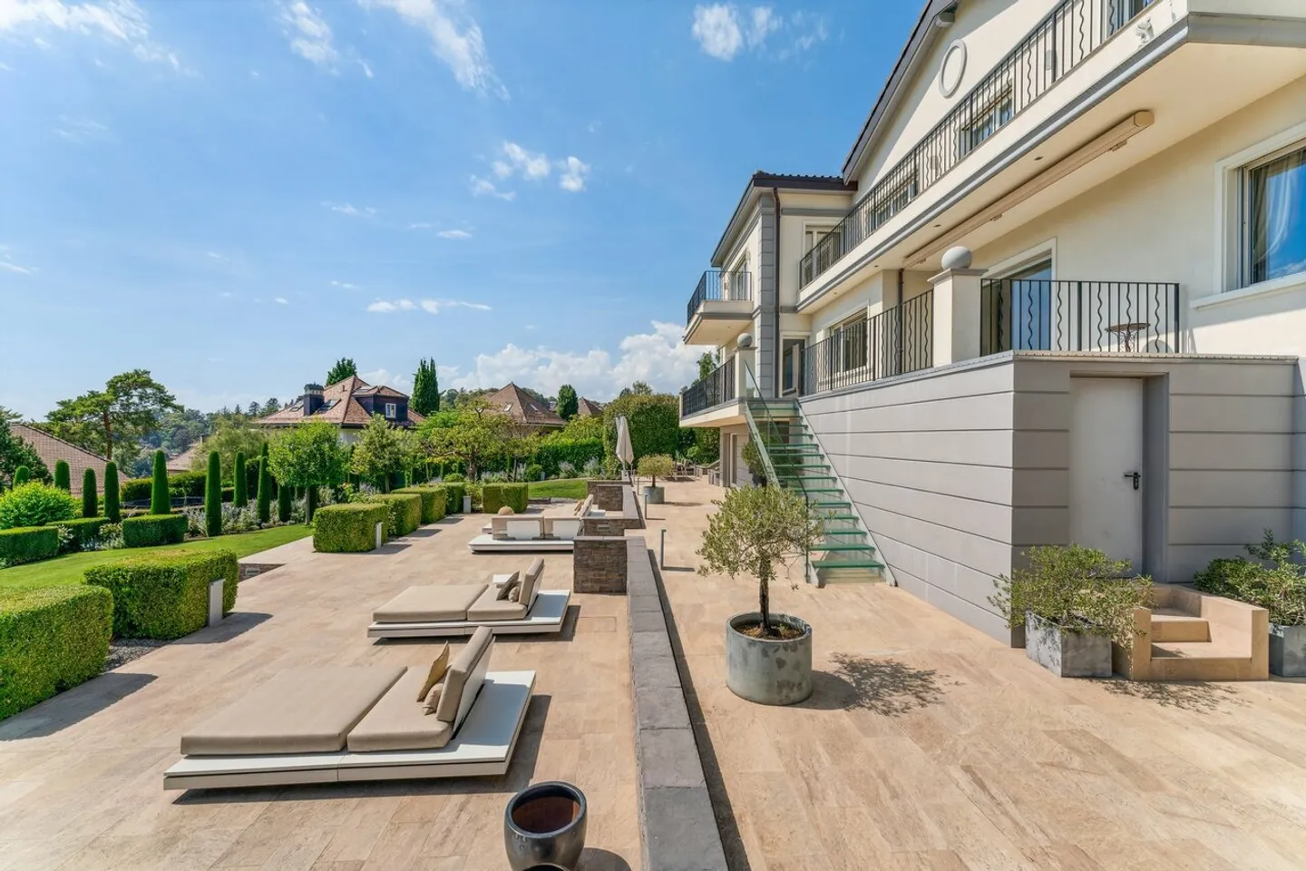 Charming Villa with Lake View - Photo 13 of 15