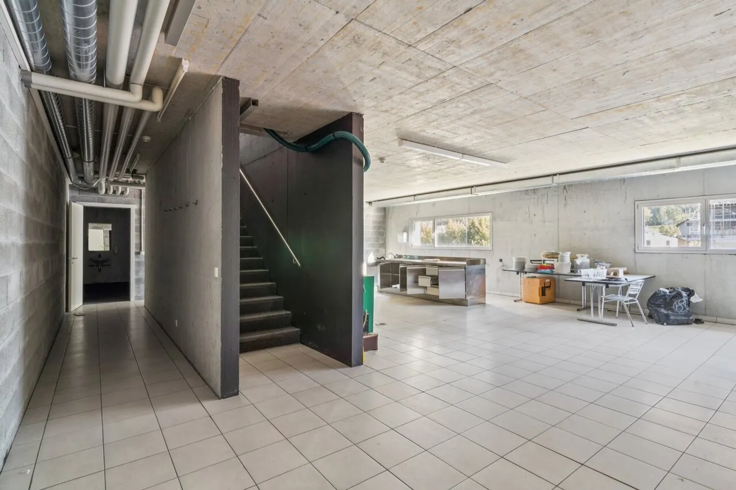 Commercial for rent - Photo 10 of 15