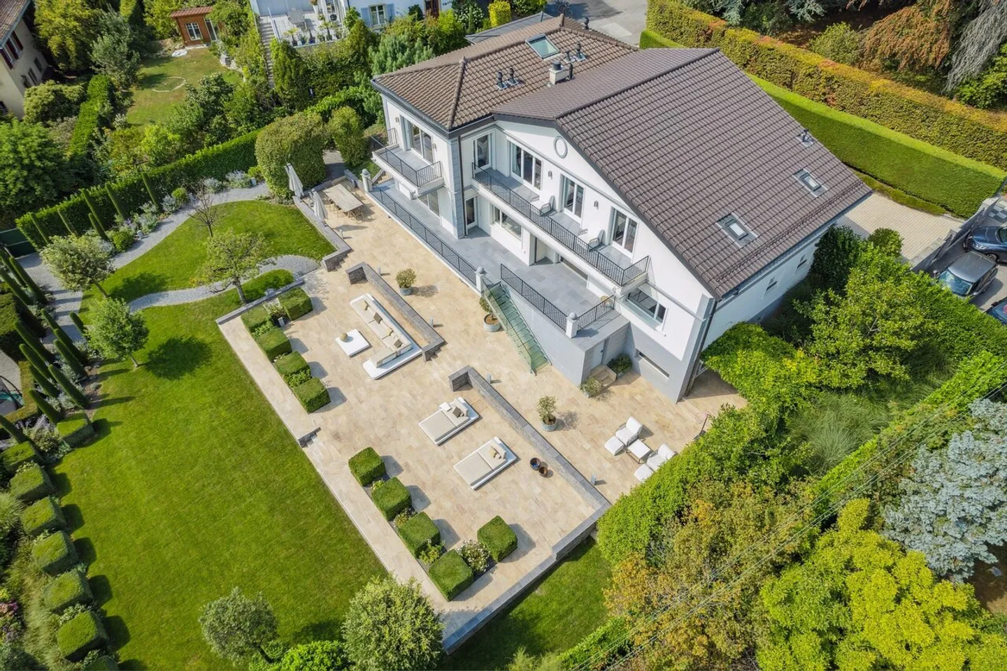 Charming Villa with Lake View - Photo 15 of 15