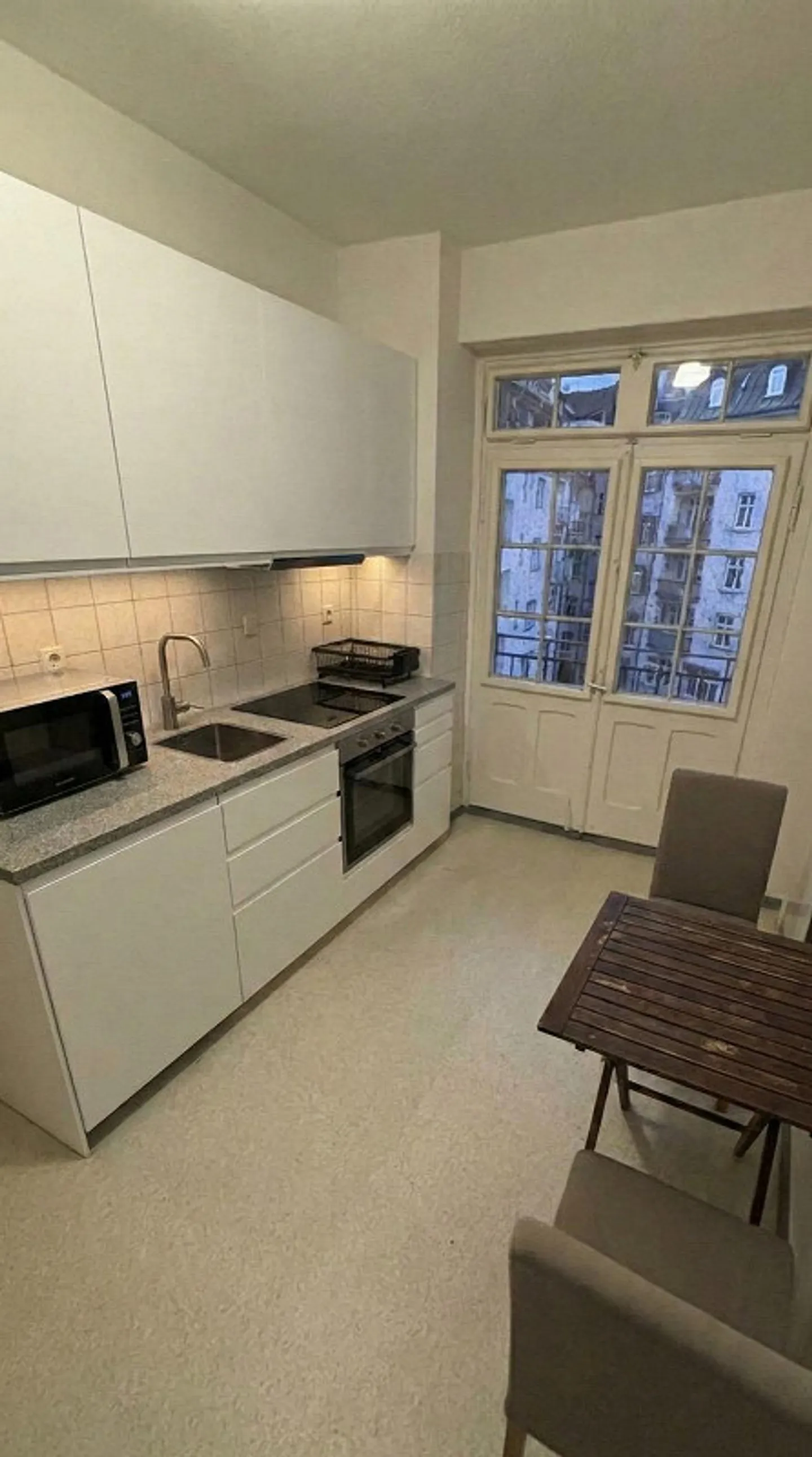 Room in cozy 3-person shared apartment in St. Gallen (St. Fiden) - Photo 2 of 5