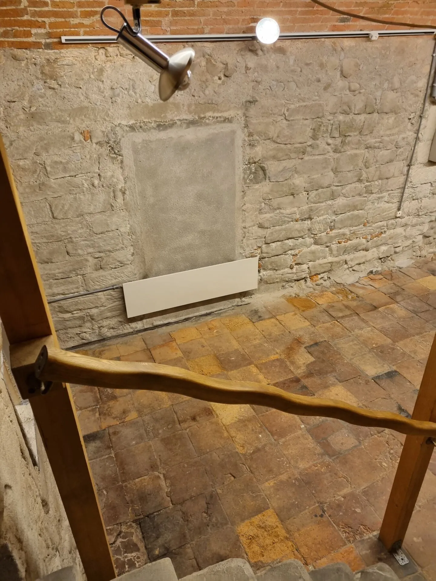 Grande spazio di stoccaggio/cantina con vetrina nel cuore della città vecchia di Berna in affitto! - Foto 3 di 6