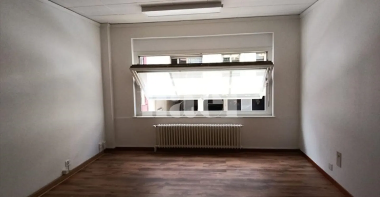 Bureau à louer - Photo 2 sur 3