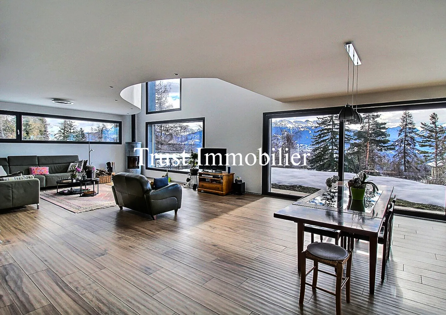 6010. Lusso, natura e raffinatezza di fronte alle montagne - Foto 1 di 26