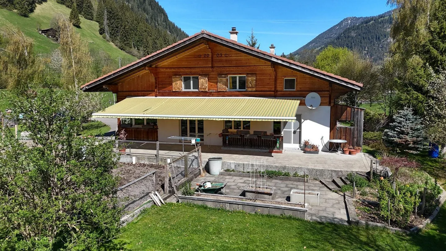 Espace, tranquillité et nature pure - Bonheur de vivre spacieux avec panorama alpin - Photo 1 sur 13