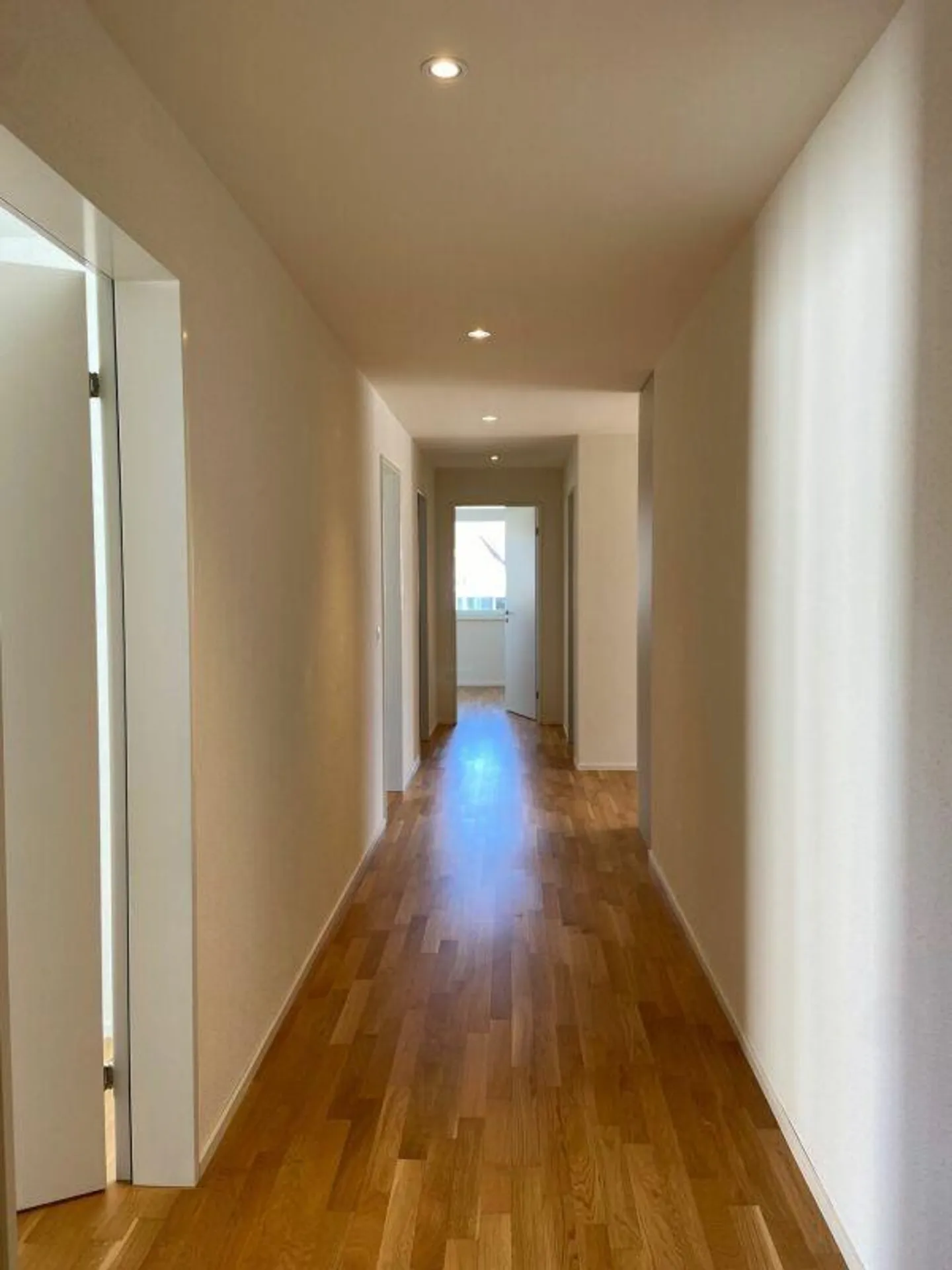 Appartamento moderno di 4,5 stanze in affitto - Foto 5 di 8