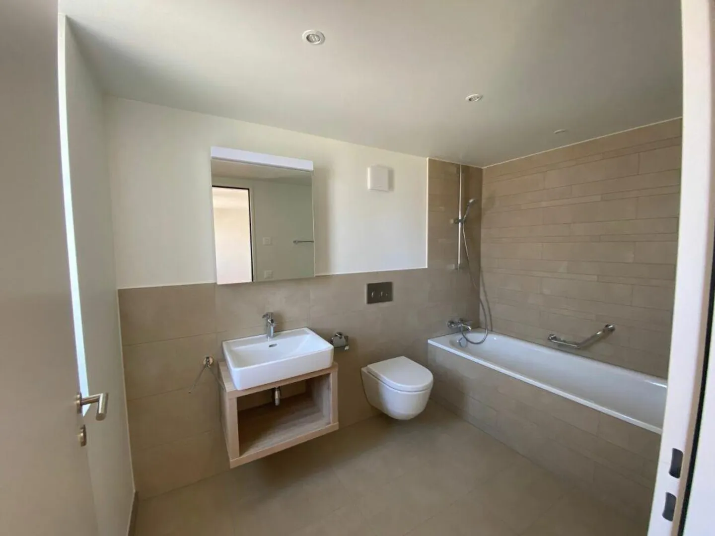 Appartamento moderno di 4,5 stanze in affitto - Foto 6 di 8