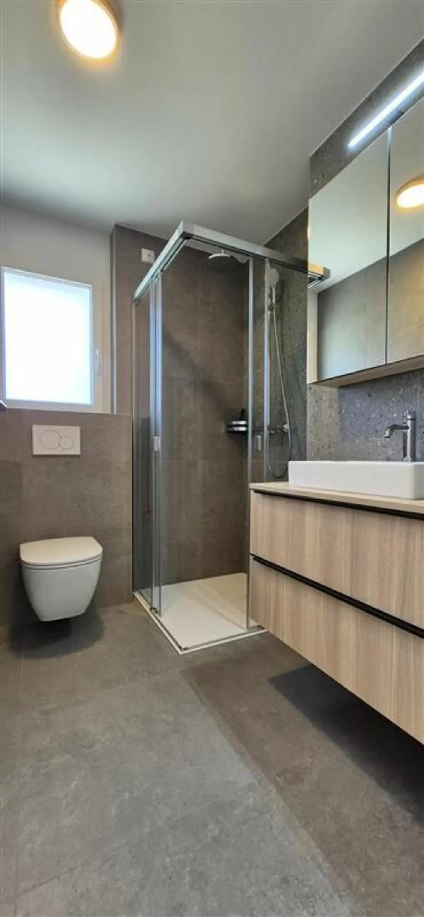 Nuovo - Appartamento di 3,5 locali con balcone e posti auto - Foto 7 di 8