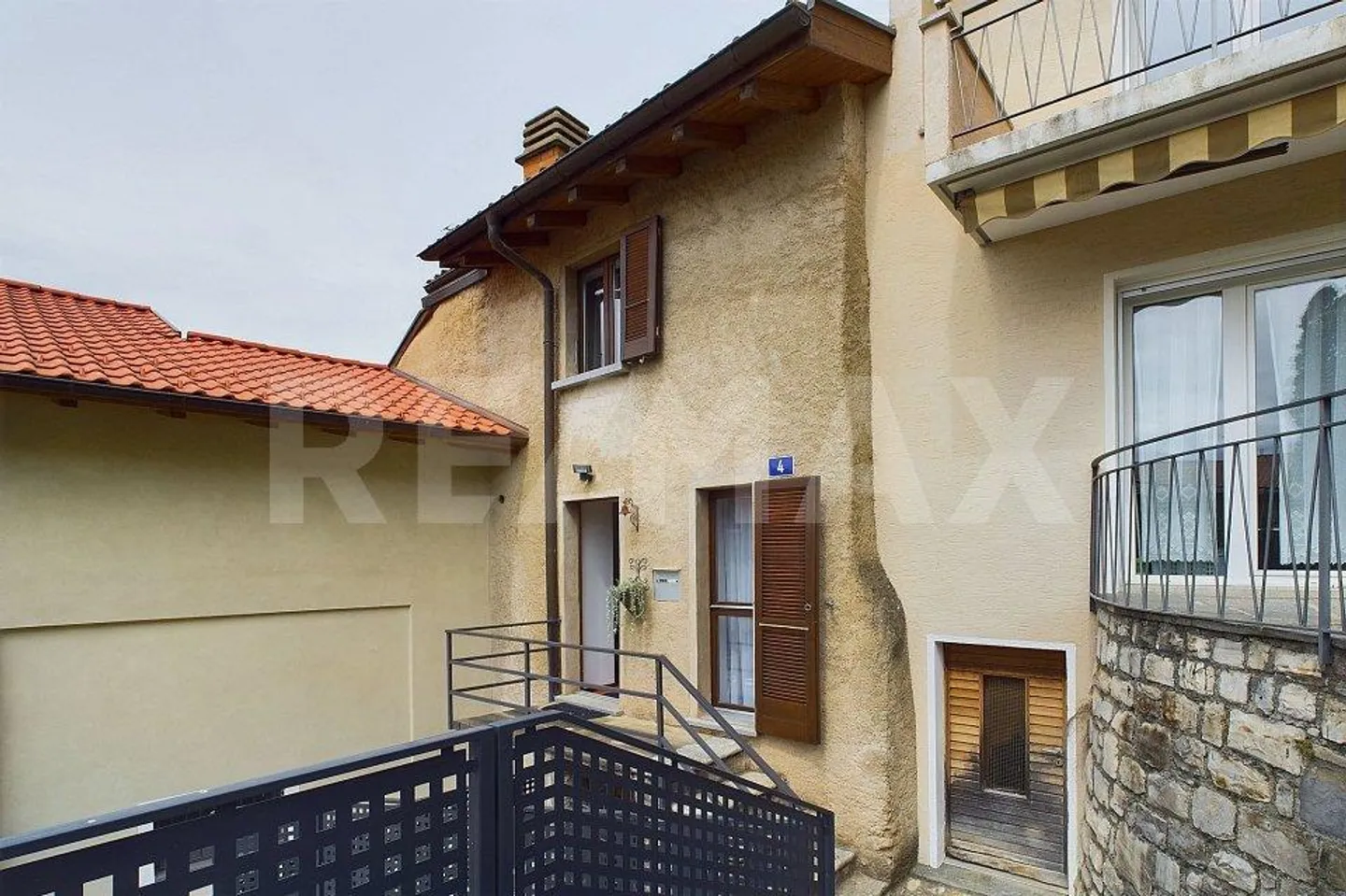 Casa di nucleo spaziosa e confortevole ad Albonago - Foto 1 di 13