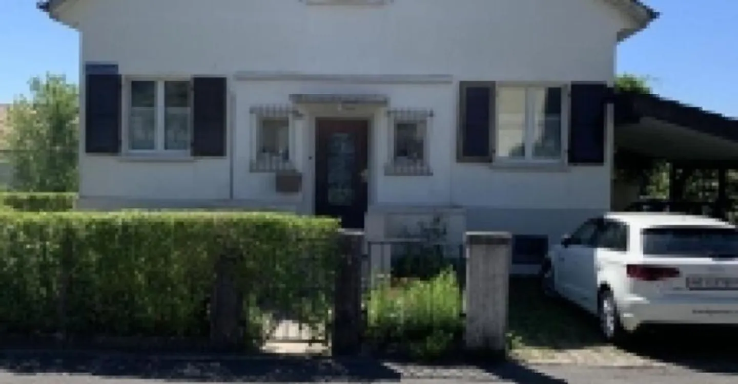 Chambre en colocation, située dans un quartier calme et à proximité des commerces et des transports publics - Photo 1 sur 7