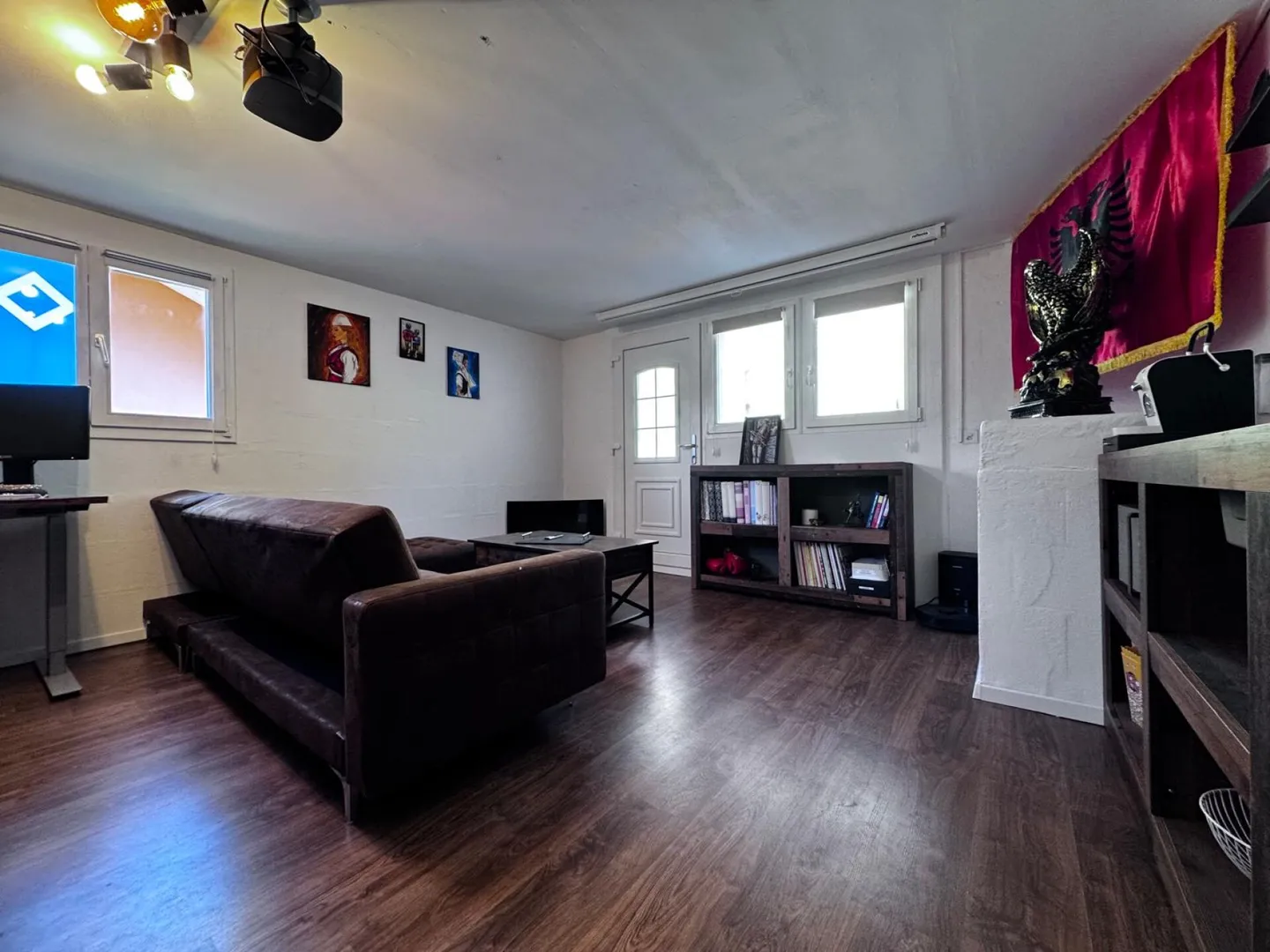 Semi-Detached House in Sunny Hillside Location with Great Views and Two Parking Spaces - Photo 6 of 27