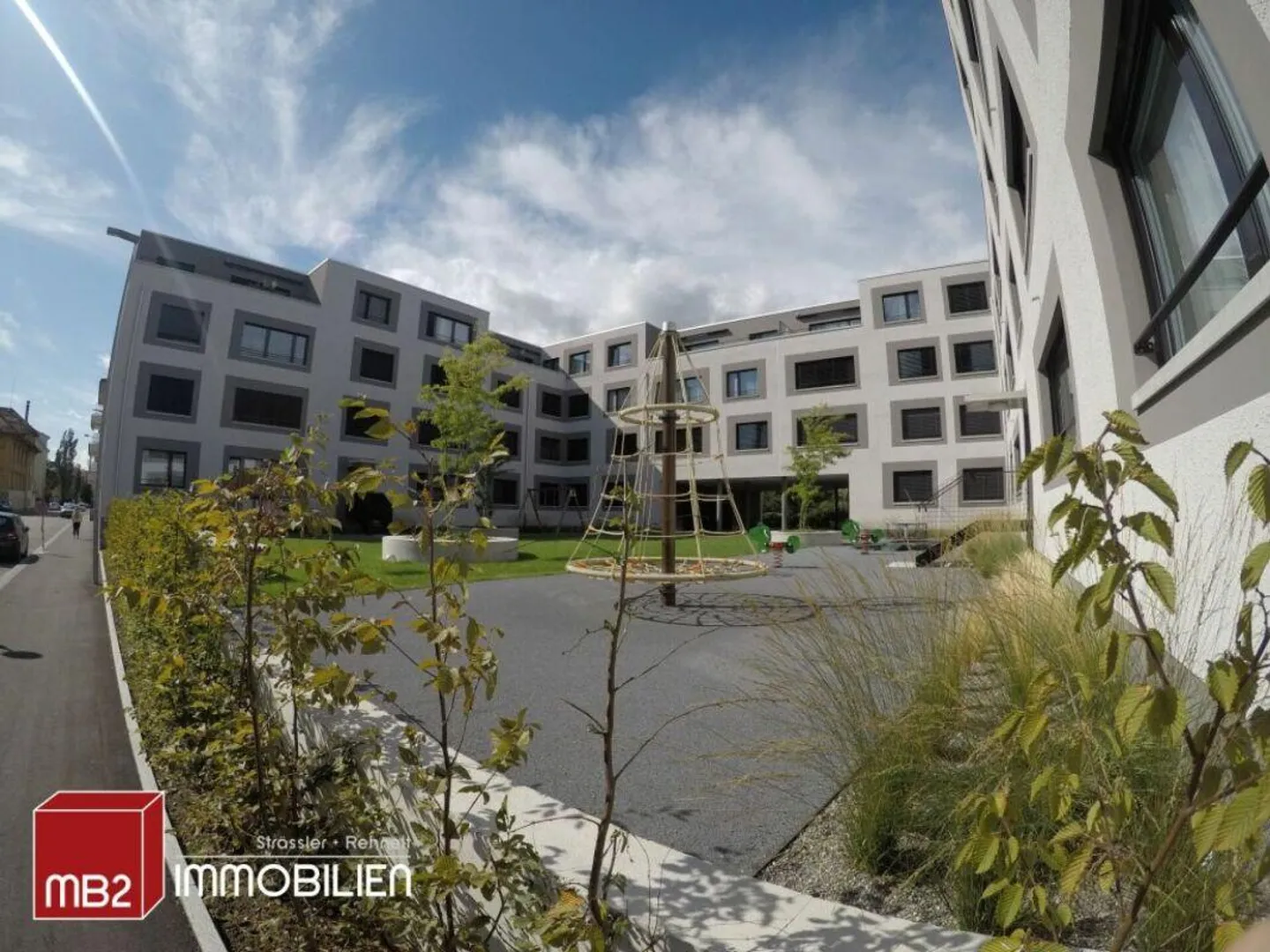 Two spacious 3½-room apartments in the Champagne residential park - Photo 1 of 12