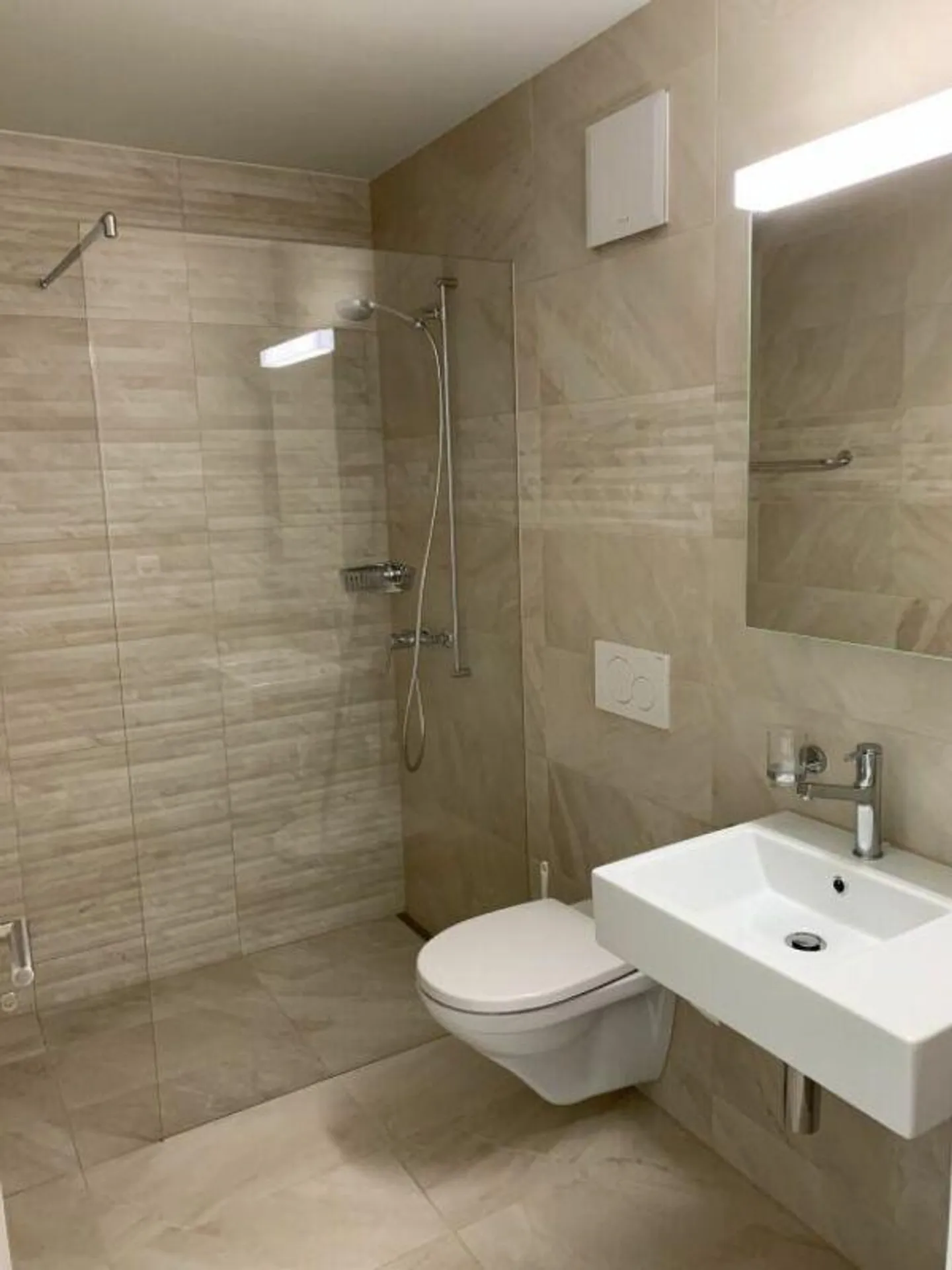 Two spacious 3½-room apartments in the Champagne residential park - Photo 9 of 12