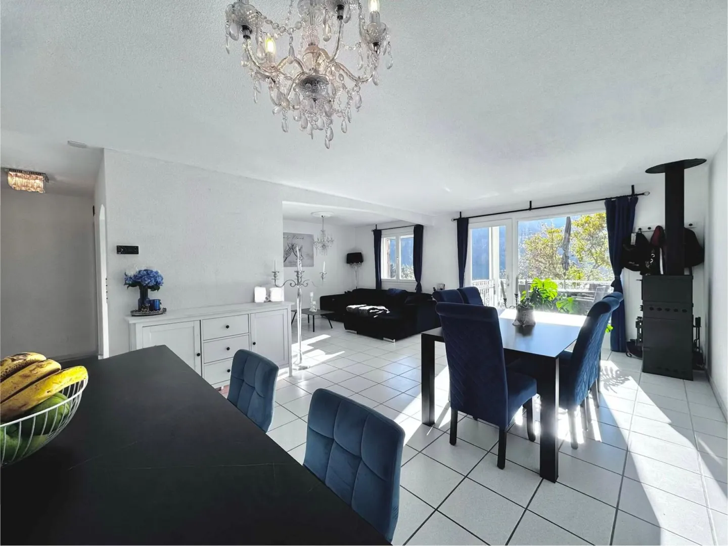 Semi-Detached House in Sunny Hillside Location with Great Views and Two Parking Spaces - Photo 10 of 27