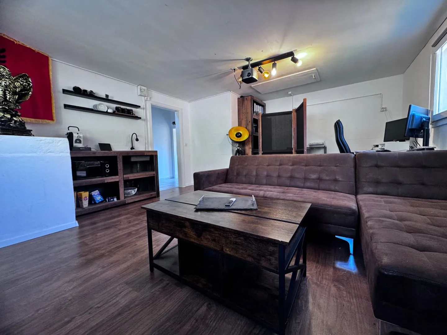 Semi-Detached House in Sunny Hillside Location with Great Views and Two Parking Spaces - Photo 7 of 27