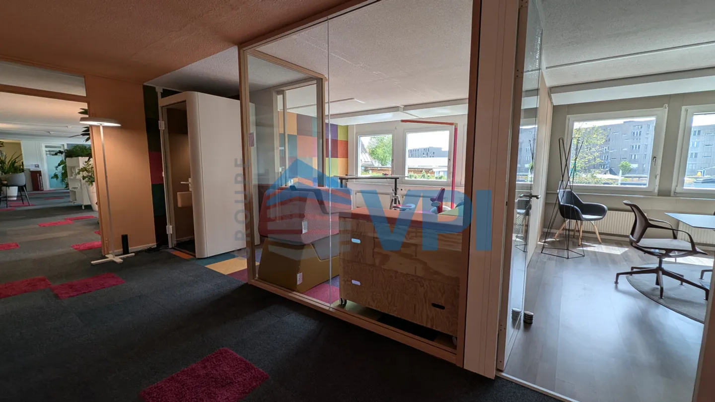Mont-sur-Lausanne - Beautiful office of 486m2 with unloading dock - Photo 4 of 17