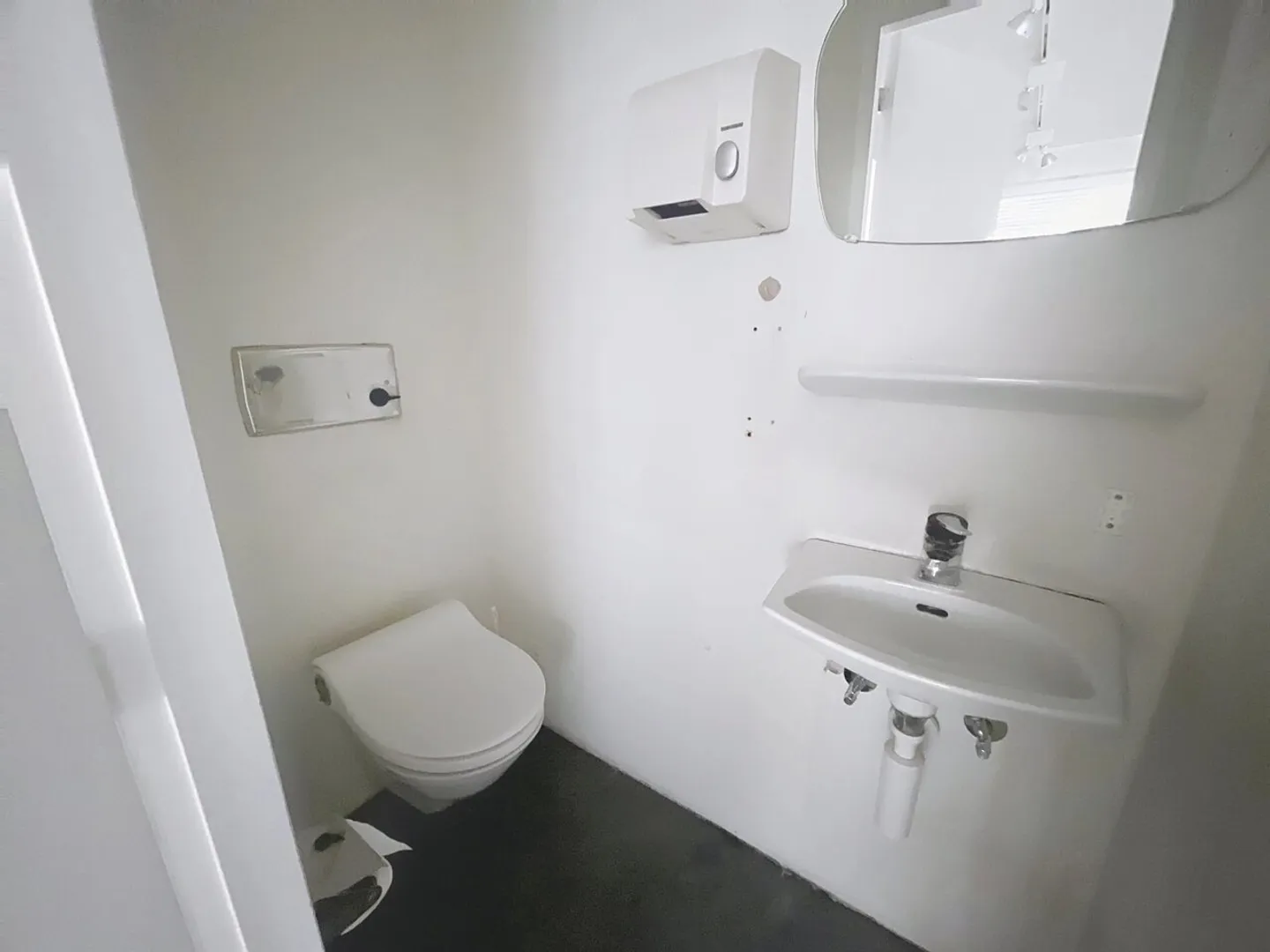 Mischgenutztes Gebäude kaufen - Foto 6 von 13