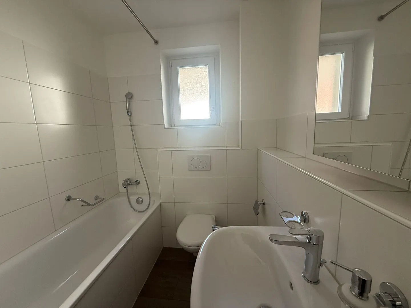 St-Imier, bel appartamento di 2,5 locali con balcone - Foto 3 di 4