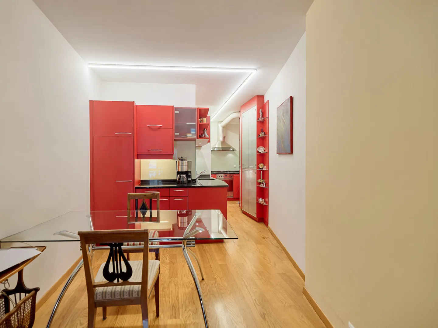 APPARTAMENTO IN UN EDIFICIO STORICO IN UNA POSIZIONE IDEALE NEL QUARTIERE MATTEN - Foto 5 di 12