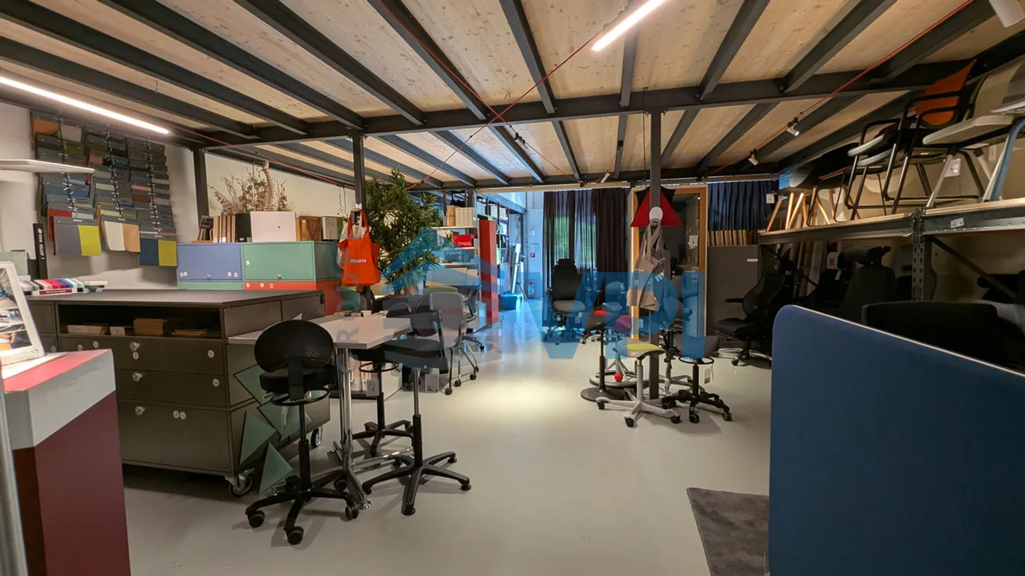 Mont-sur-Lausanne - Beautiful office of 486m2 with unloading dock - Photo 7 of 17