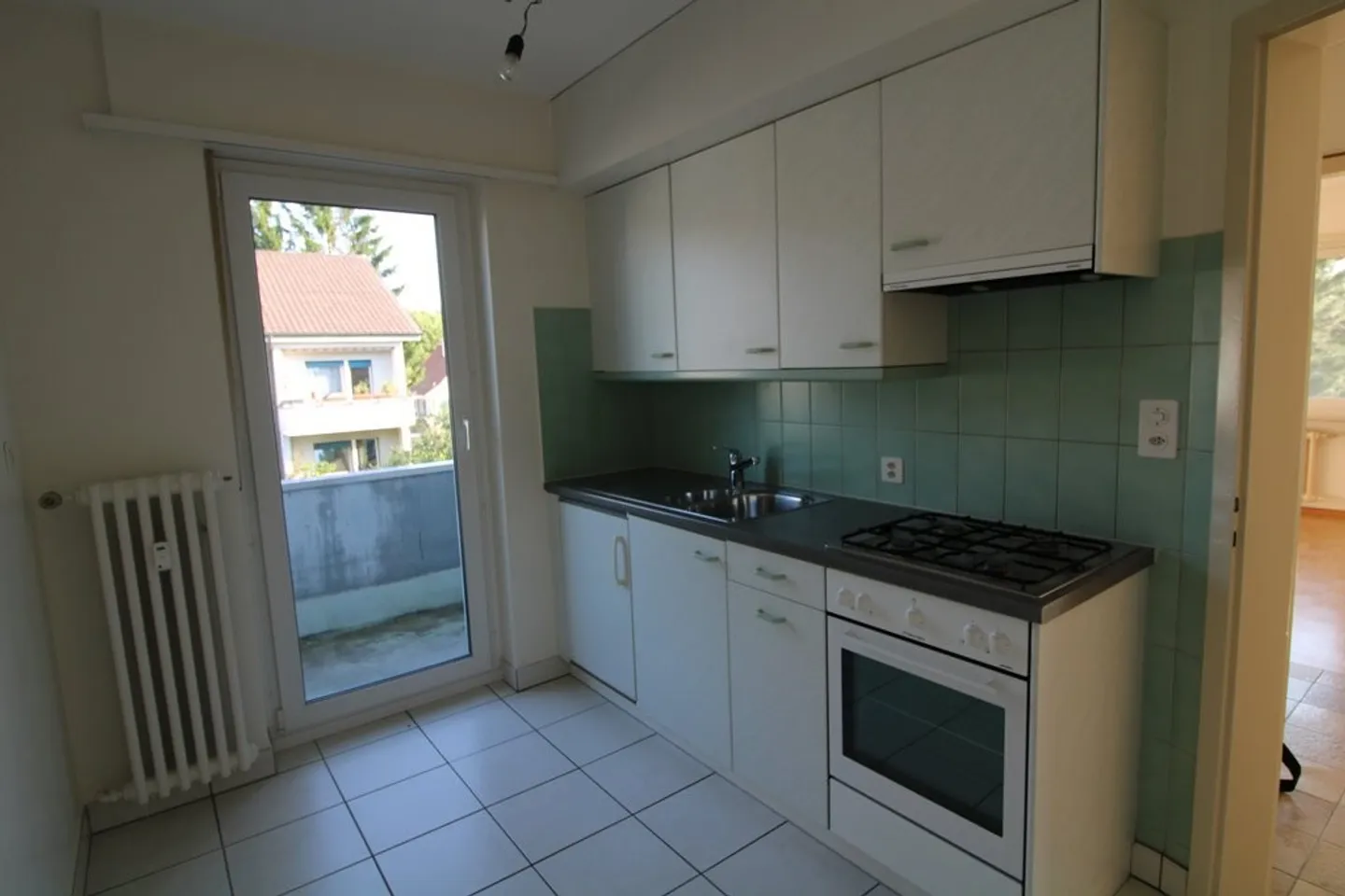 Your new home in Allschwil - quiet 3.5-room apartment with balcony - Photo 2 of 7