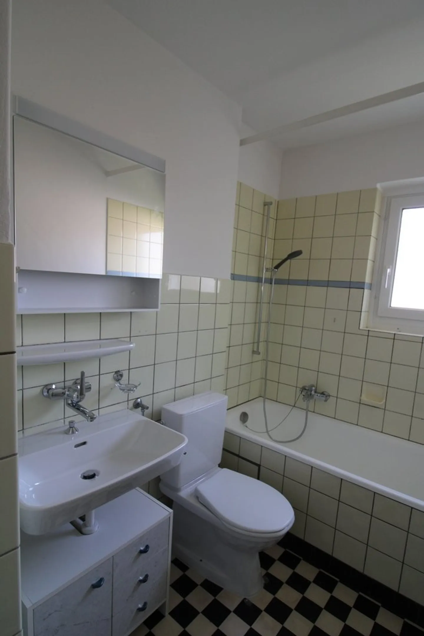 Your new home in Allschwil - quiet 3.5-room apartment with balcony - Photo 7 of 7