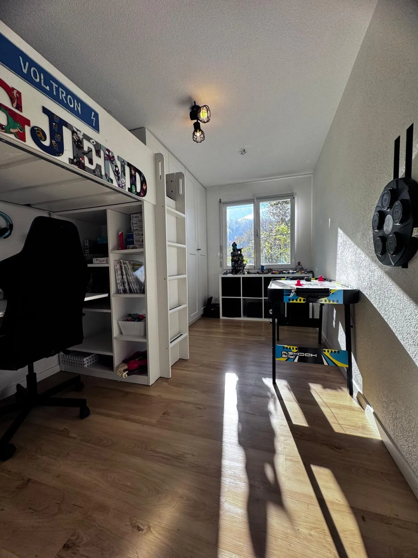 Semi-Detached House in Sunny Hillside Location with Great Views and Two Parking Spaces - Photo 16 of 27