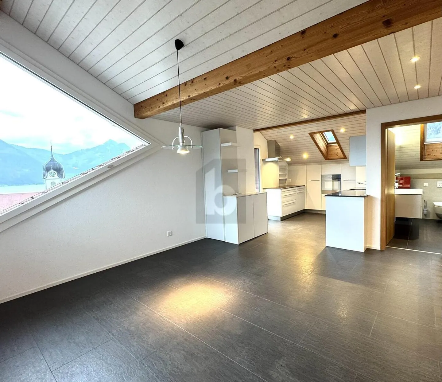 Charmante Maisonette mit Aussicht - Foto 2 von 6