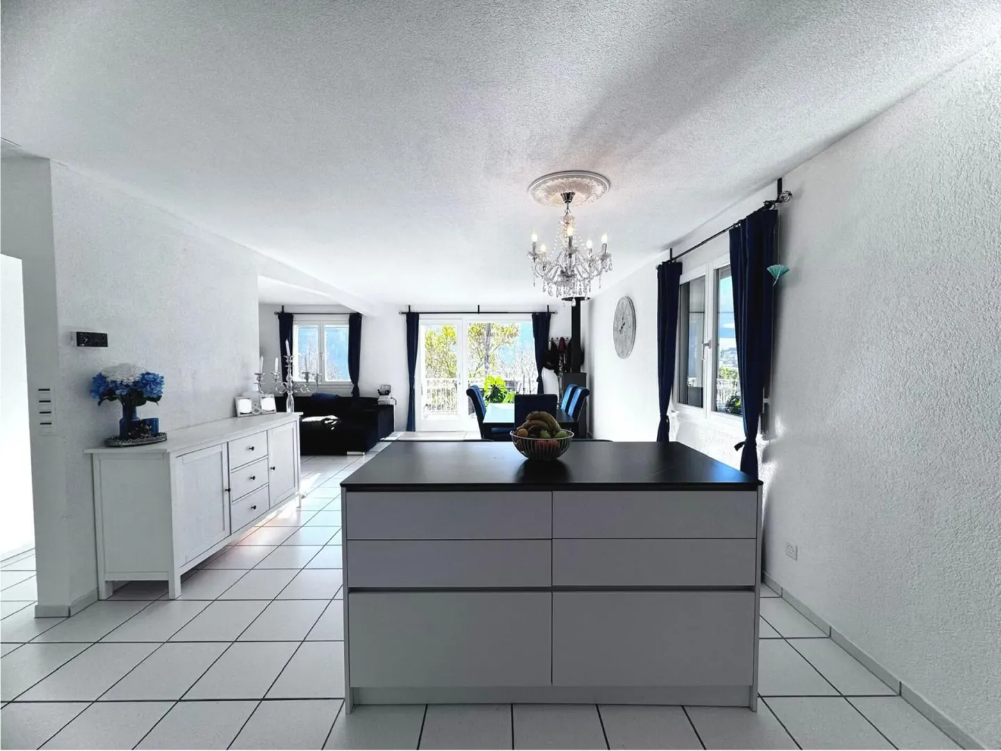 Semi-Detached House in Sunny Hillside Location with Great Views and Two Parking Spaces - Photo 12 of 27