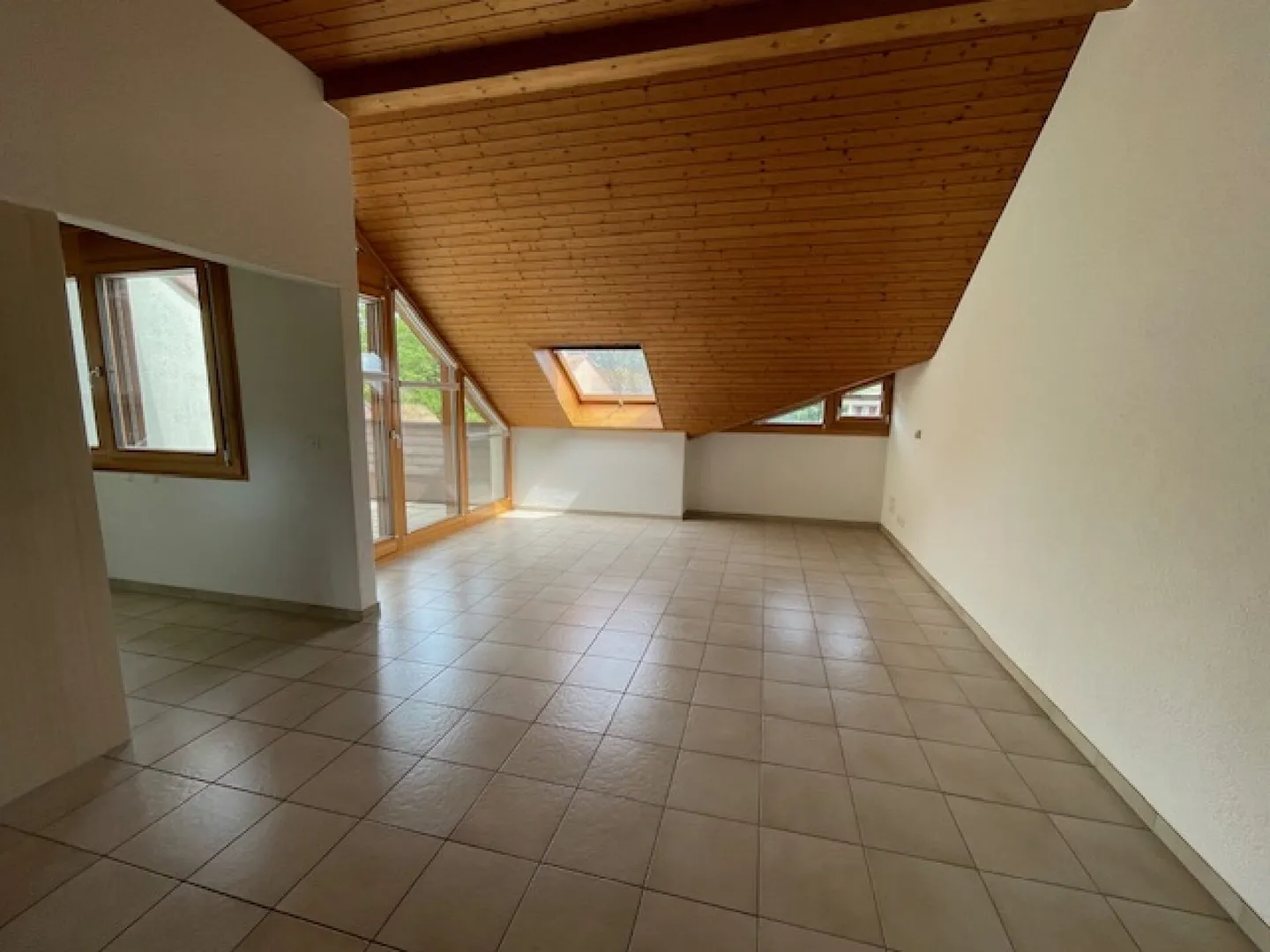 Appartement sous les combles de 2,5 pièces - Photo 1 sur 20
