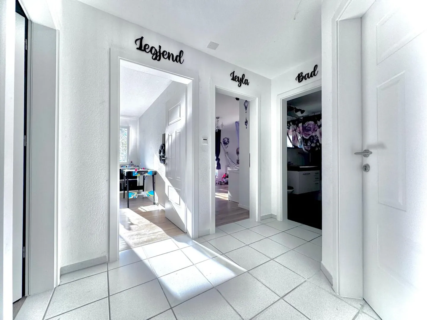 Semi-Detached House in Sunny Hillside Location with Great Views and Two Parking Spaces - Photo 18 of 27