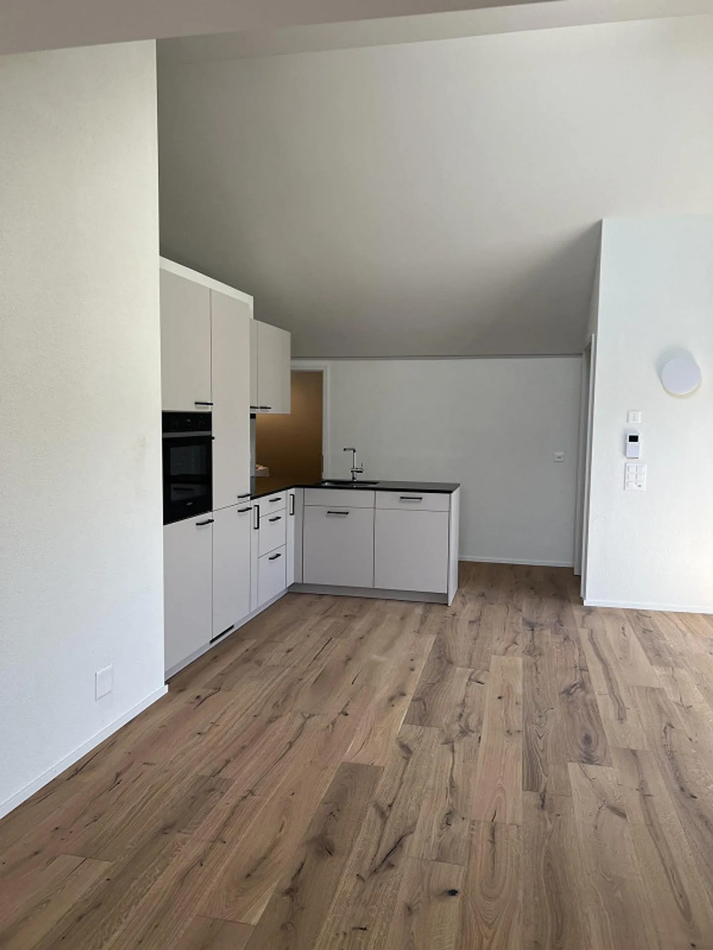 Neue Wohnung in Uznach - Foto 1 von 9