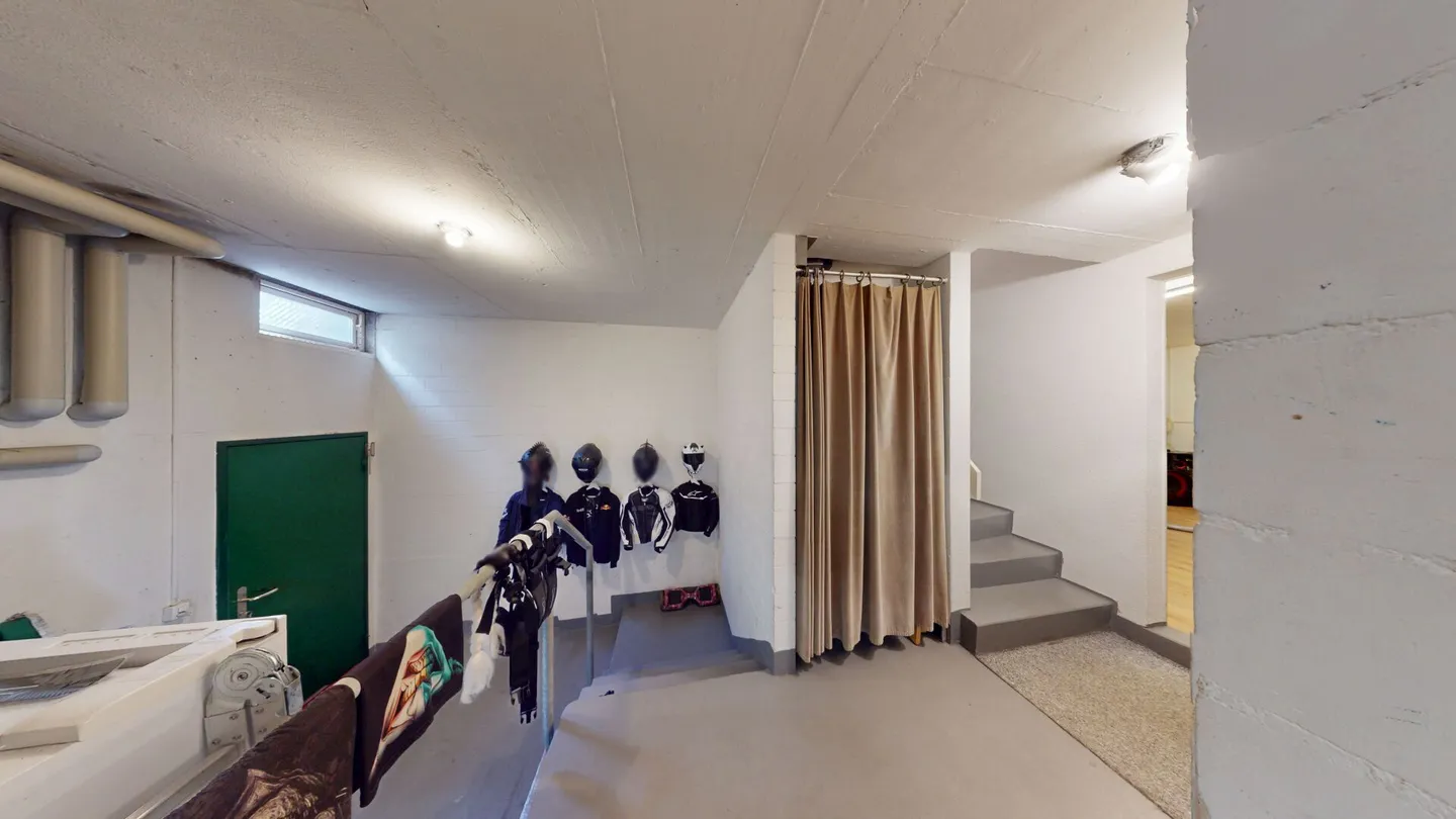 Charmante maison jumelée de 5,5 pièces avec un jardin de rêve et 3 places de parking en sous-sol à Wohlen AG - Photo 14 sur 18