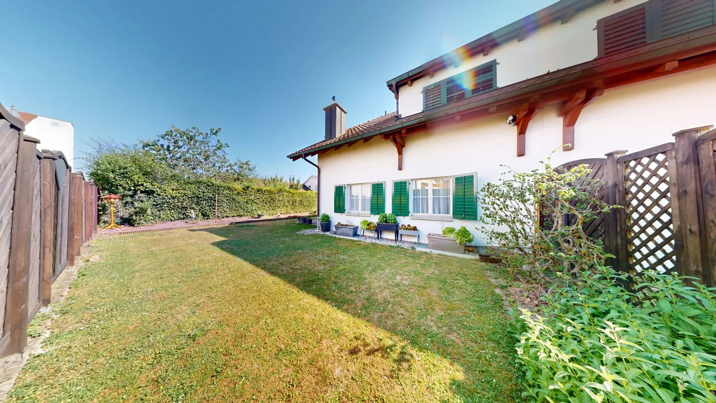Charmante maison jumelée de 5,5 pièces avec un jardin de rêve et 3 places de parking en sous-sol à Wohlen AG - Photo 17 sur 18